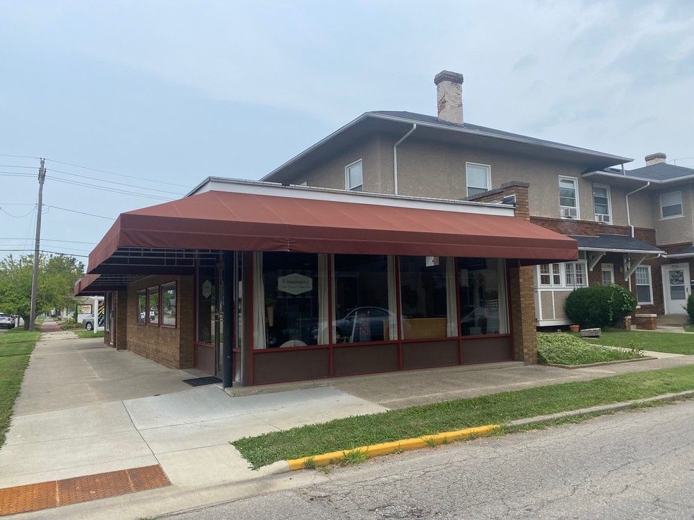 Washington Street Retail Space: 901 Washington St, Columbus, IN 47201